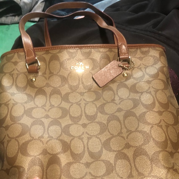 Coach purse - Picture 3 of 4